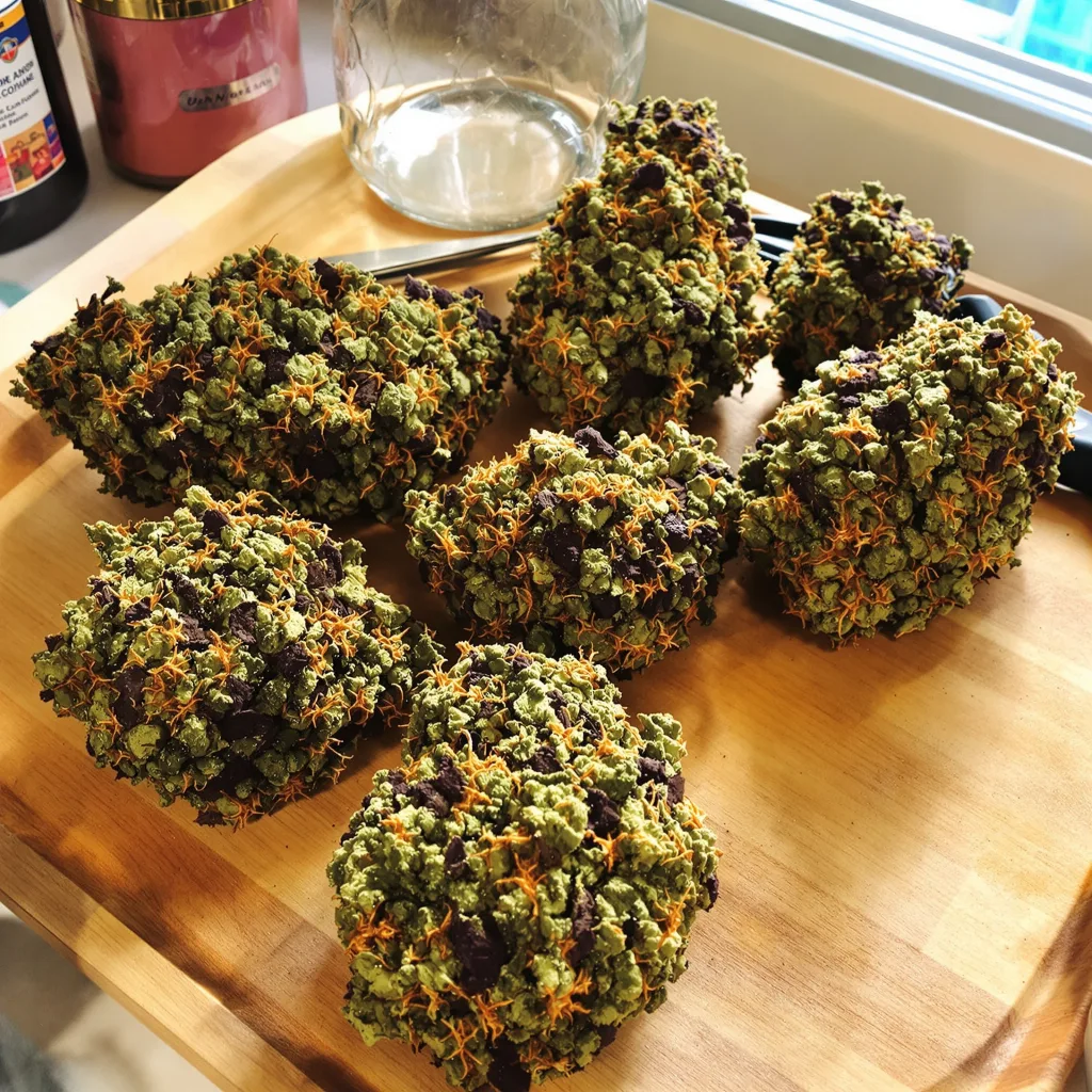 Green Ribbon 78% indica / 22% sativa — fleur avec trichomes visibles